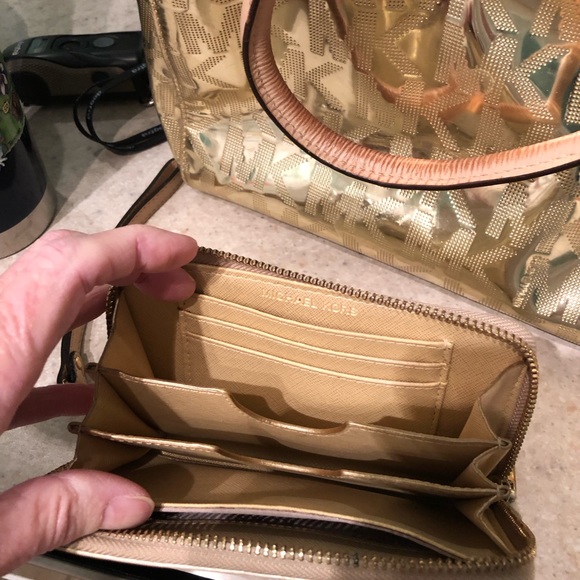 Michael Kors Rose Gold Metallic Satchel and wallet - Picture 6 of 6